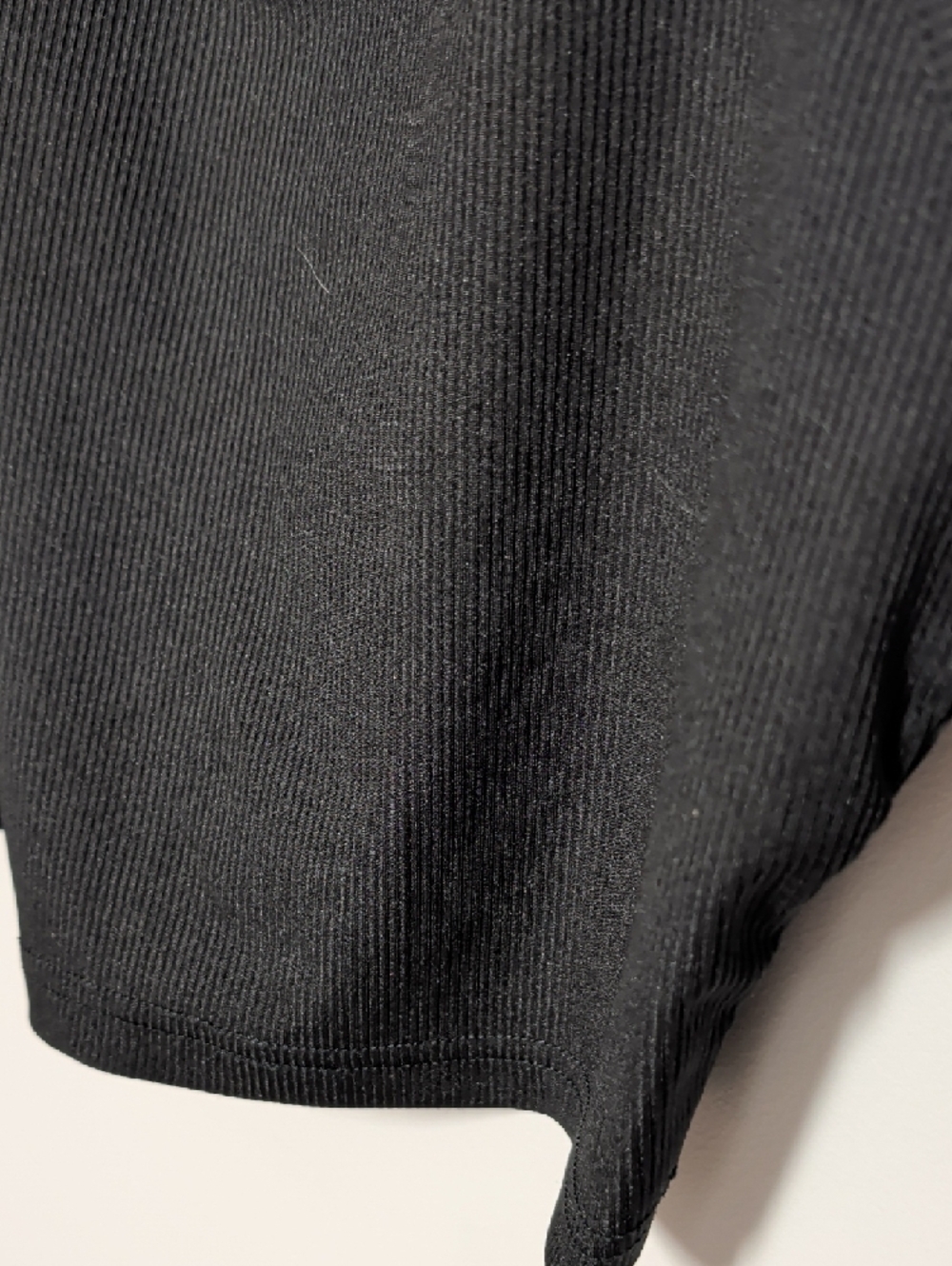 SHEIN Black Ribbed Cropped Tank - Picture 4 of 6